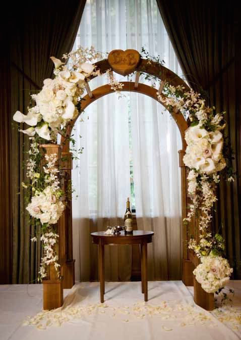 Свадебная арка "Изабелла" из термодревесины